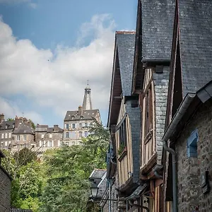 Couette-café Particulier Le Mercier De Montigny -une Nuit Sur Les Remparts-